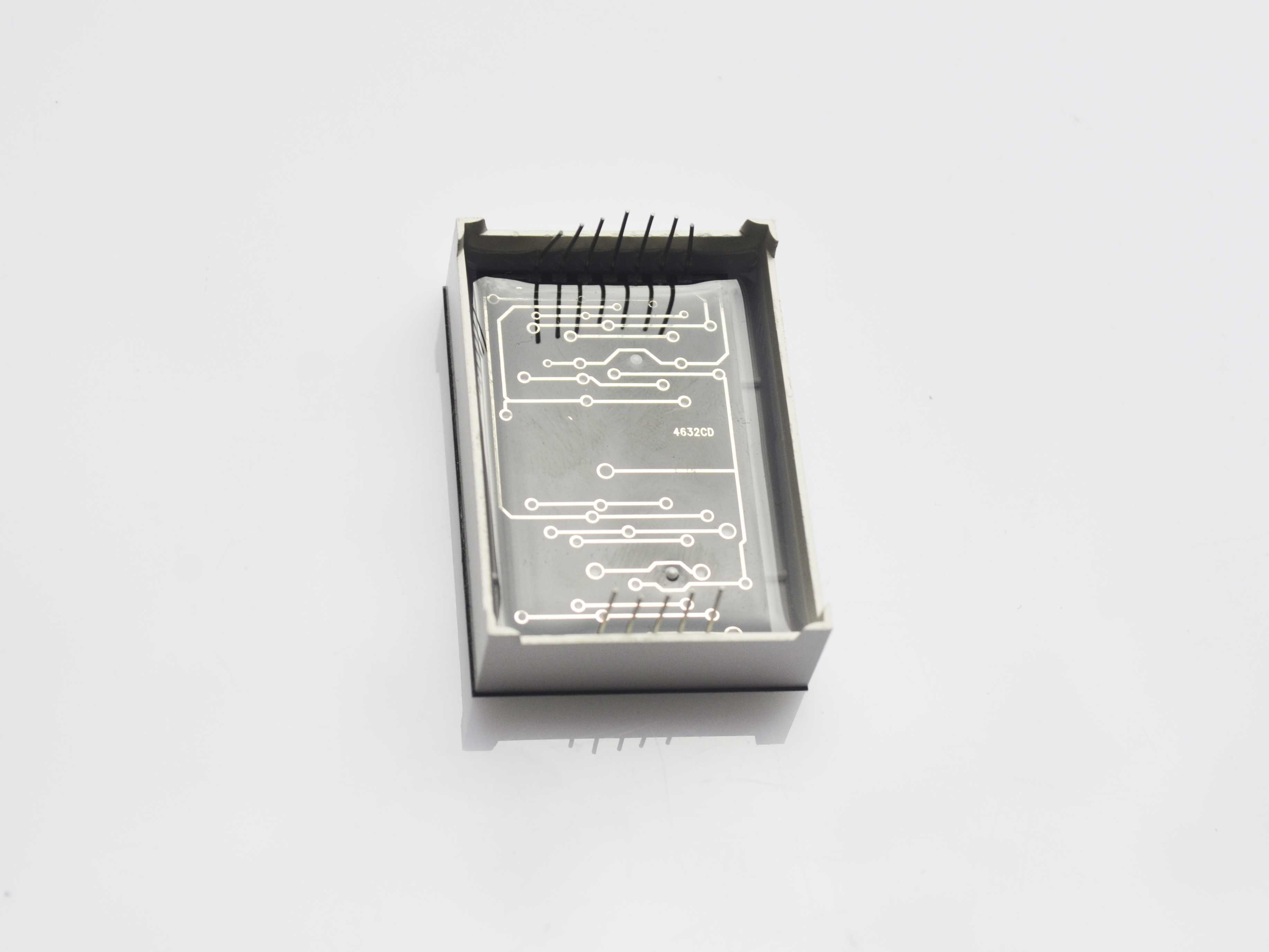 數(shù)碼管XE4632BW背面